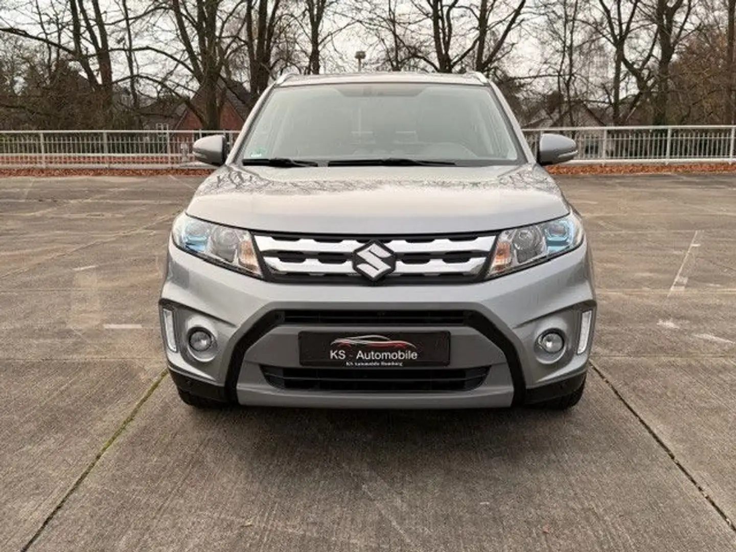 Suzuki Vitara 1.6 Comfort 4x4 1 Hand Gris - 2
