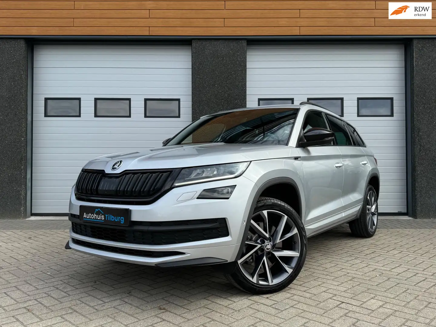 Skoda Kodiaq 2.0 TSI 4x4 Sportline 190PK Pano Virtual 360' Gris - 1