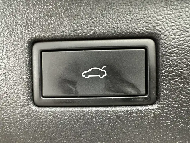 Volkswagen Tiguan Allspace view 7