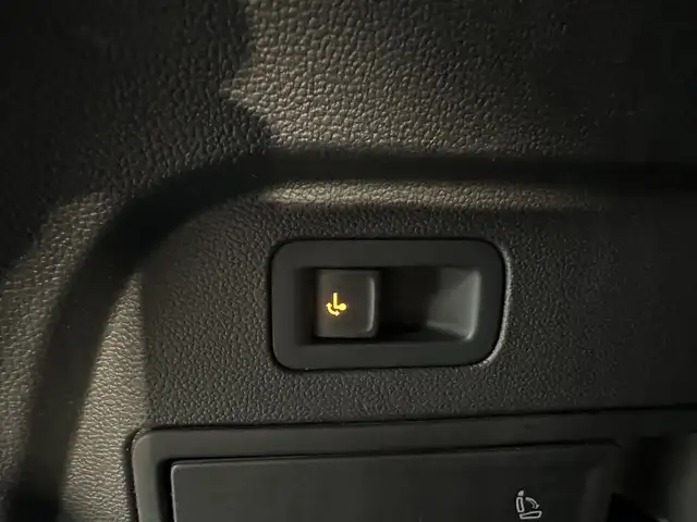 Volkswagen Tiguan Allspace view 9