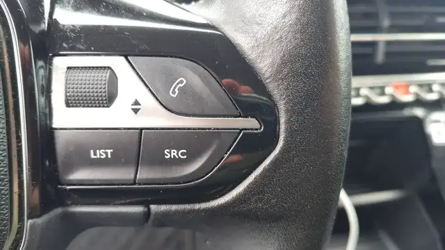 Peugeot E-208 view 29
