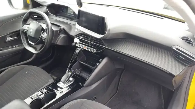 Peugeot E-208 view 10