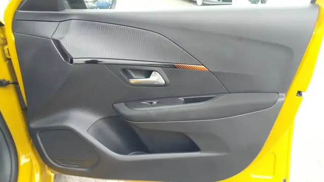 Peugeot E-208 view 22