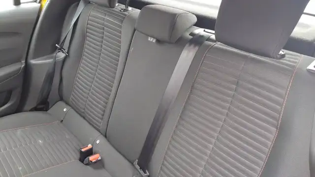 Peugeot E-208 view 9
