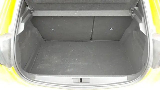 Peugeot E-208 view 14