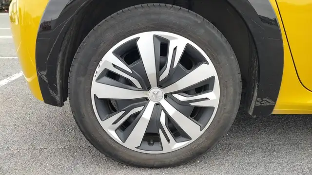 Peugeot E-208 view 16