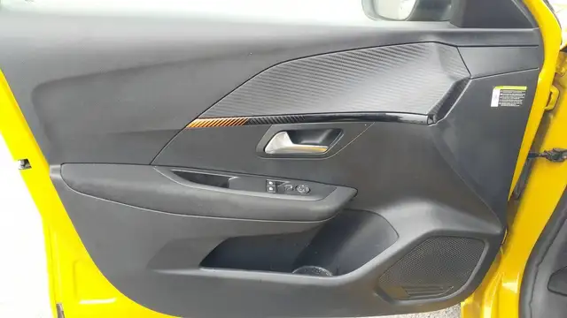 Peugeot E-208 view 7
