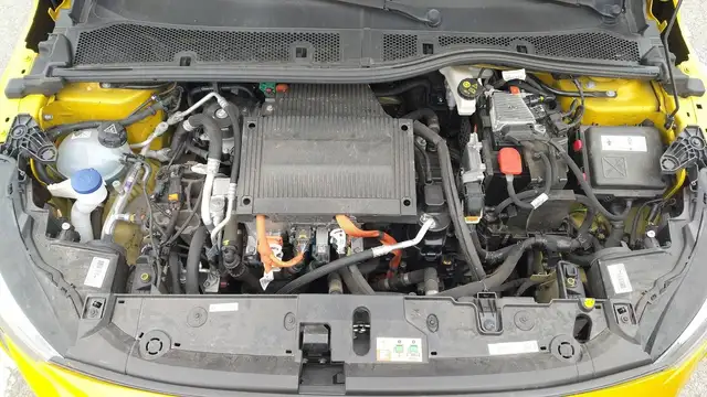 Peugeot E-208 view 15