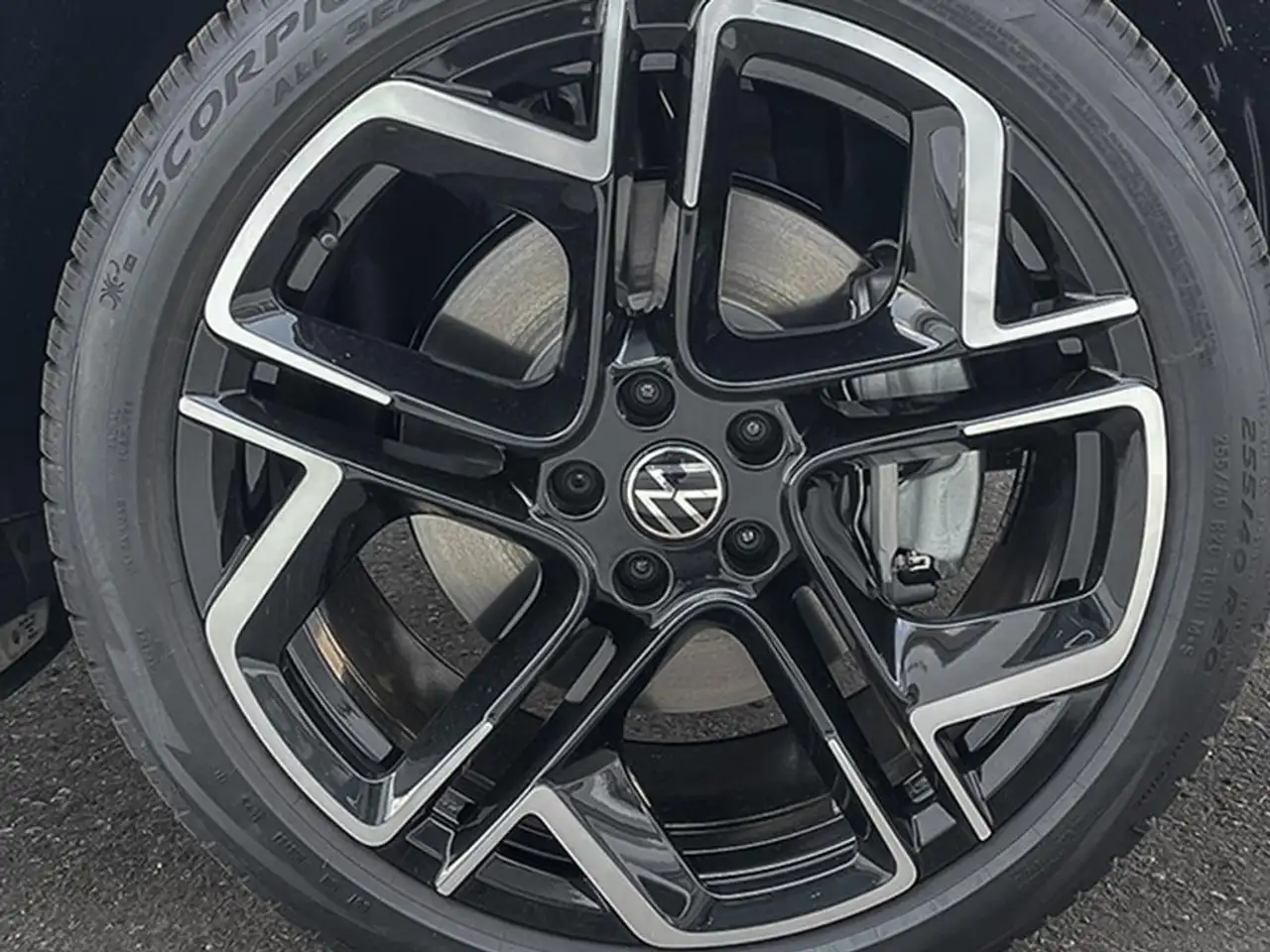 Volkswagen Tiguan снимка Volkswagen Tiguan