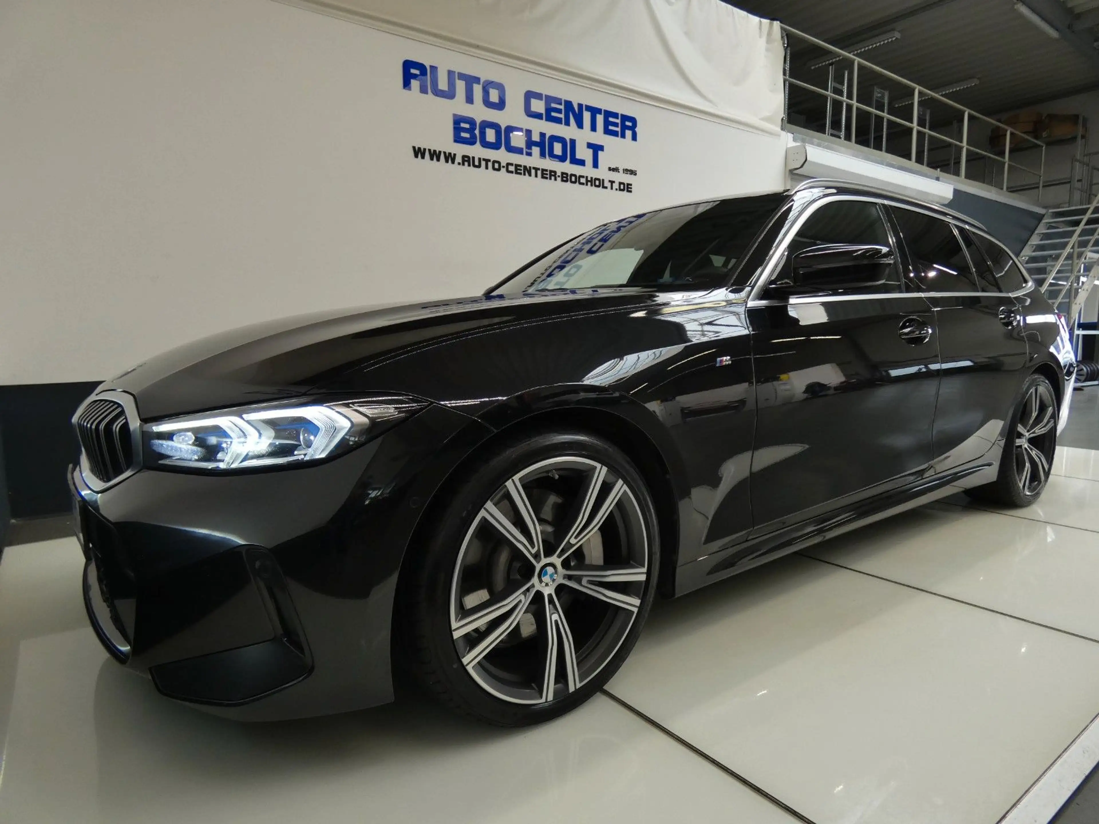 BMW 330 d M Sportpaket*Standheizung*ACC*HUD*LM 19 — photo 10