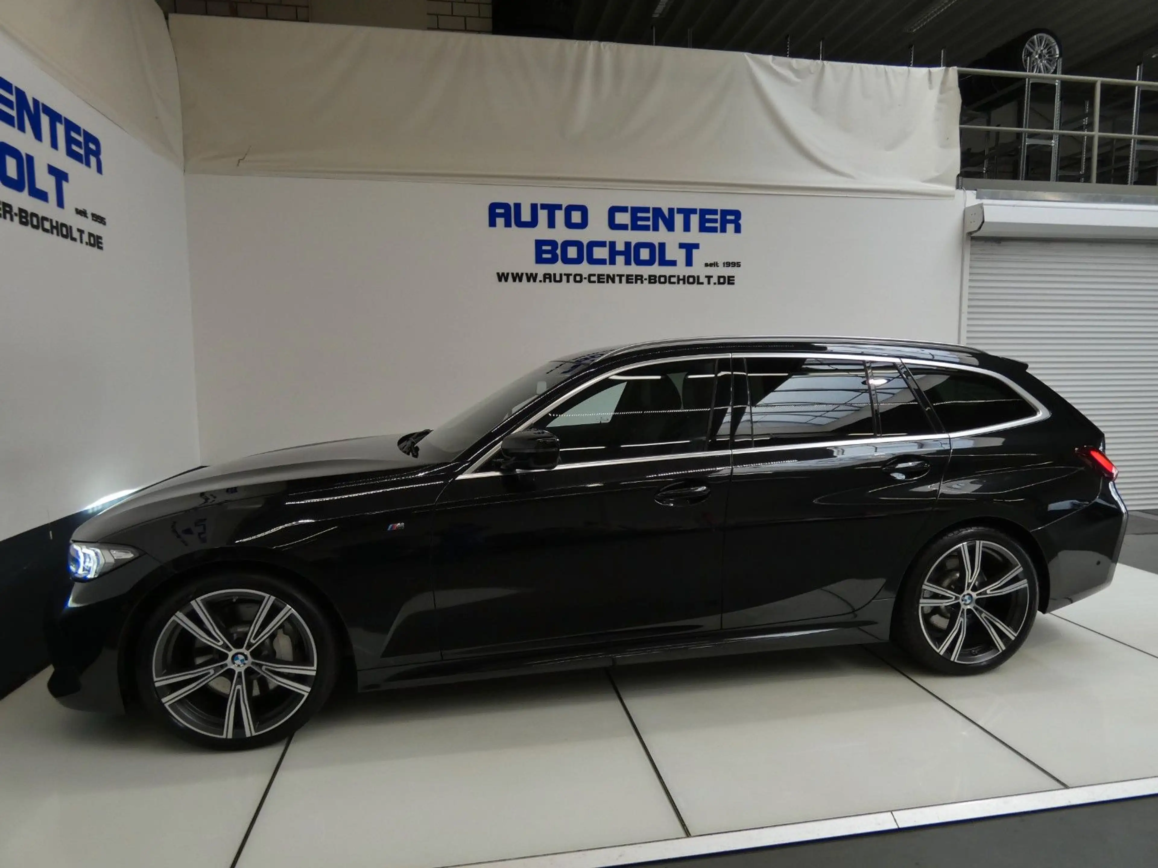 BMW 330 d M Sportpaket*Standheizung*ACC*HUD*LM 19 — photo 12