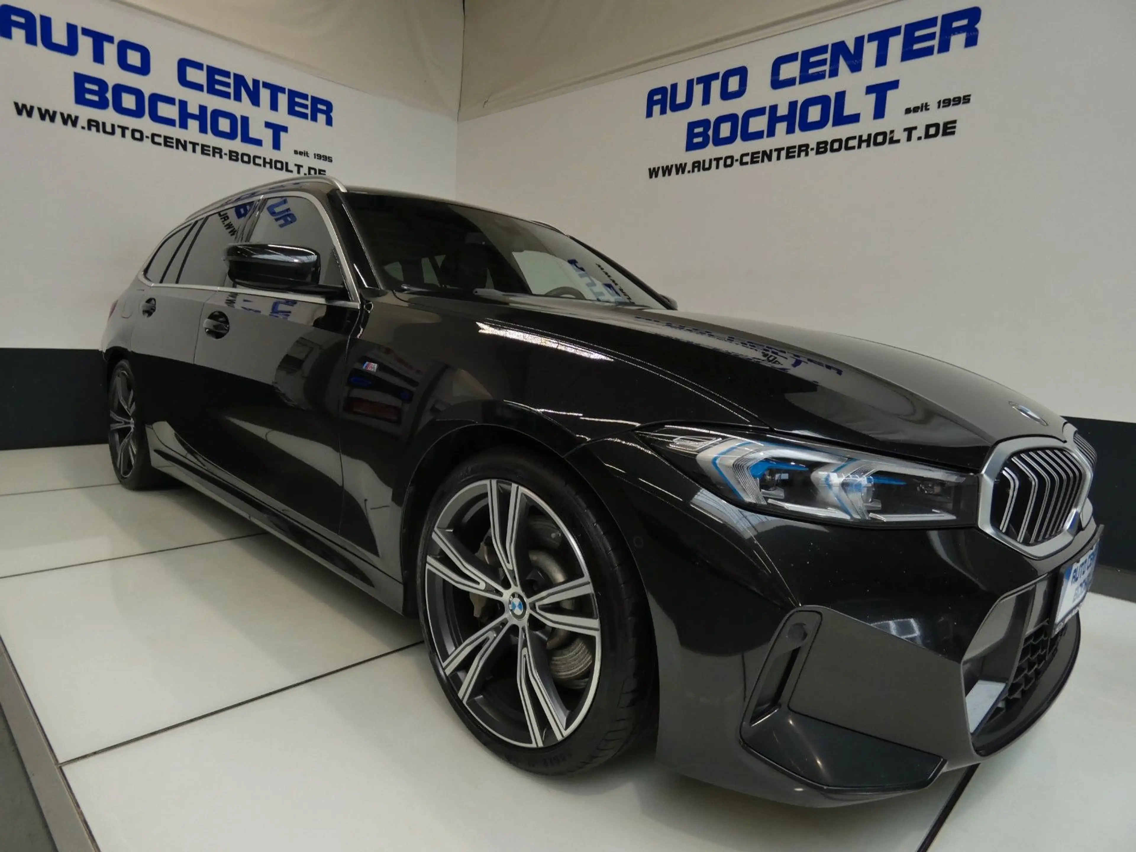 BMW 330 d M Sportpaket*Standheizung*ACC*HUD*LM 19 — photo 2