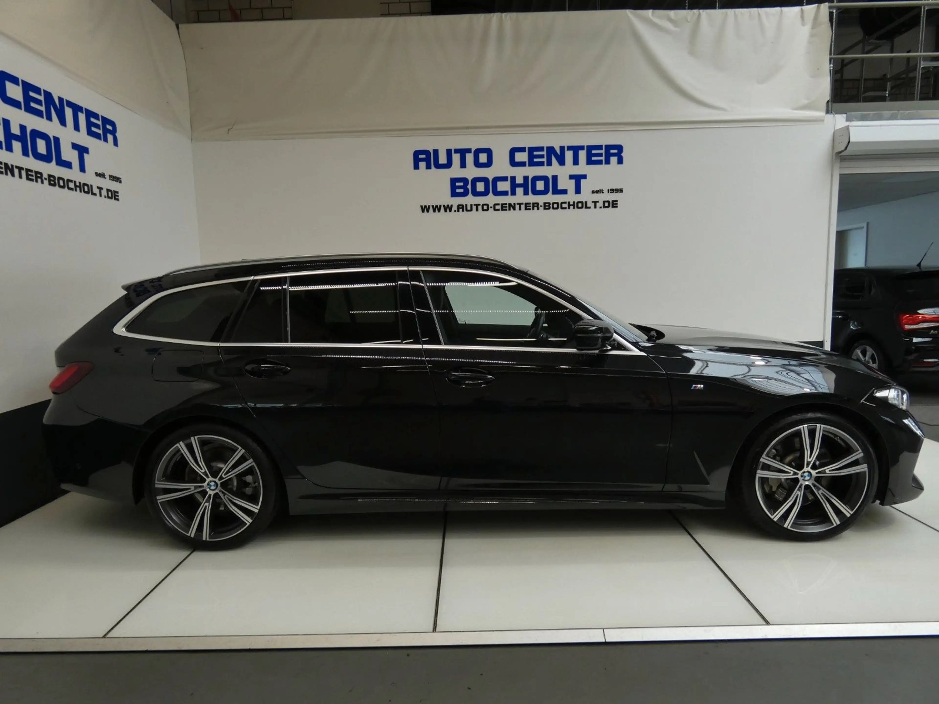 BMW 330 d M Sportpaket*Standheizung*ACC*HUD*LM 19 — photo 5