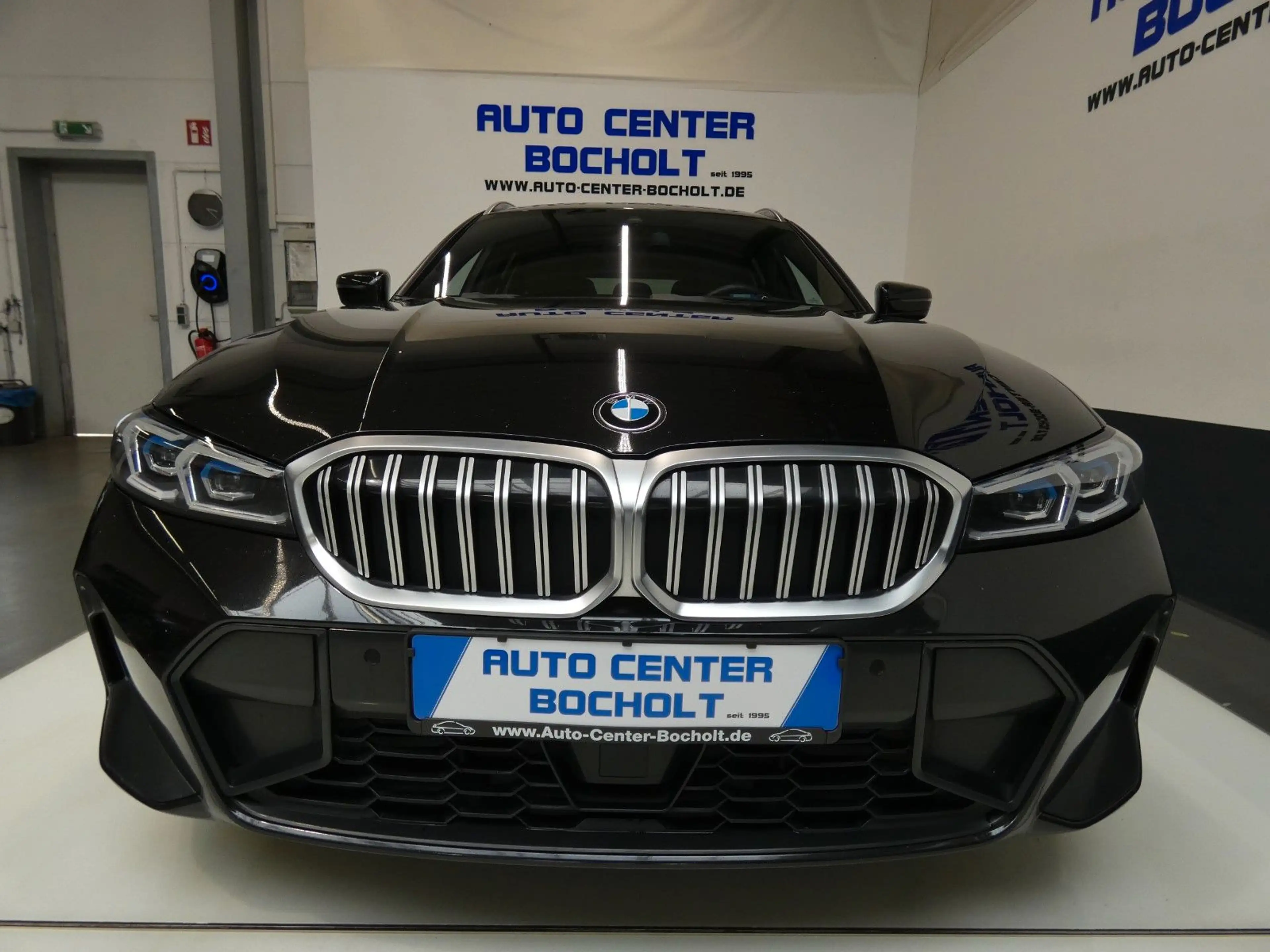 BMW 330 d M Sportpaket*Standheizung*ACC*HUD*LM 19