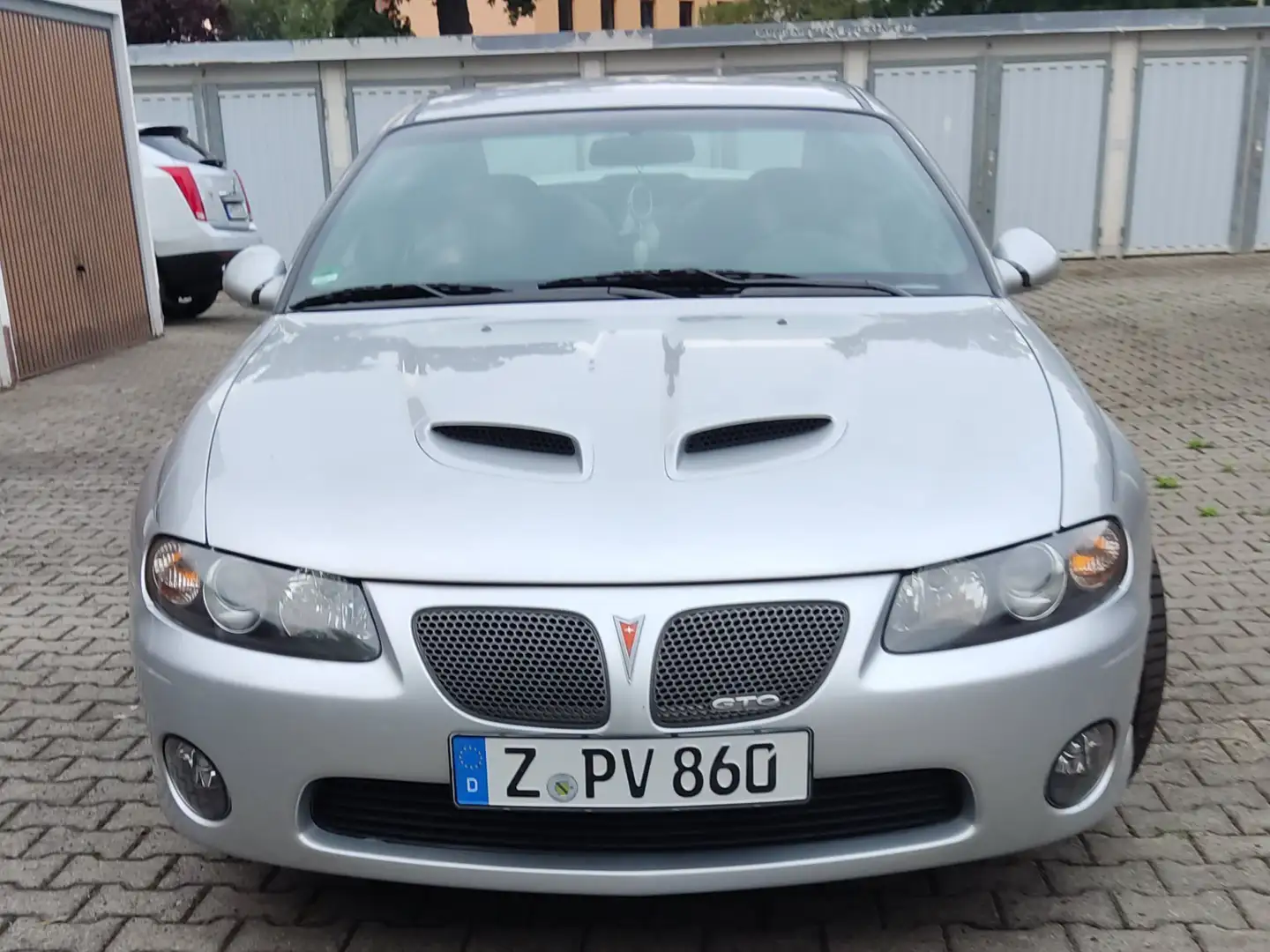 Pontiac GTO srebrna - 2