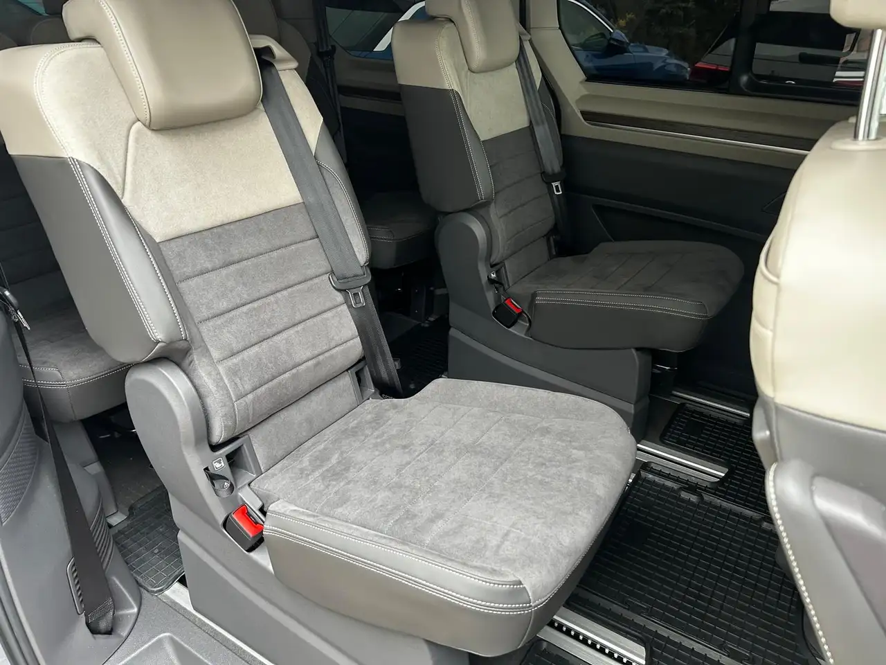 Volkswagen T7 Multivan 2.0 TDI DSG Style 10