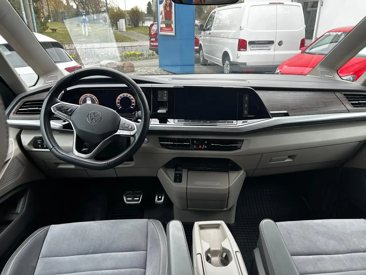 Volkswagen T7 Multivan 2.0 TDI DSG Style 14
