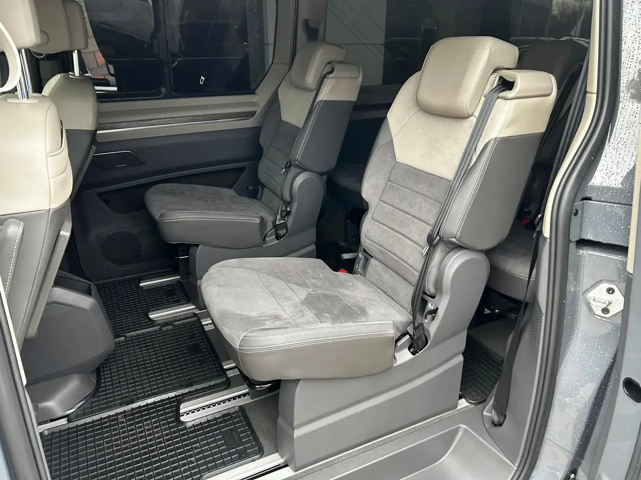 Volkswagen T7 Multivan 2.0 TDI DSG Style 13