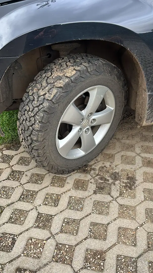 Suzuki Grand Vitara Grand Vitara 2,4 VX-E Deluxe VX-E Deluxe Schwarz - 2