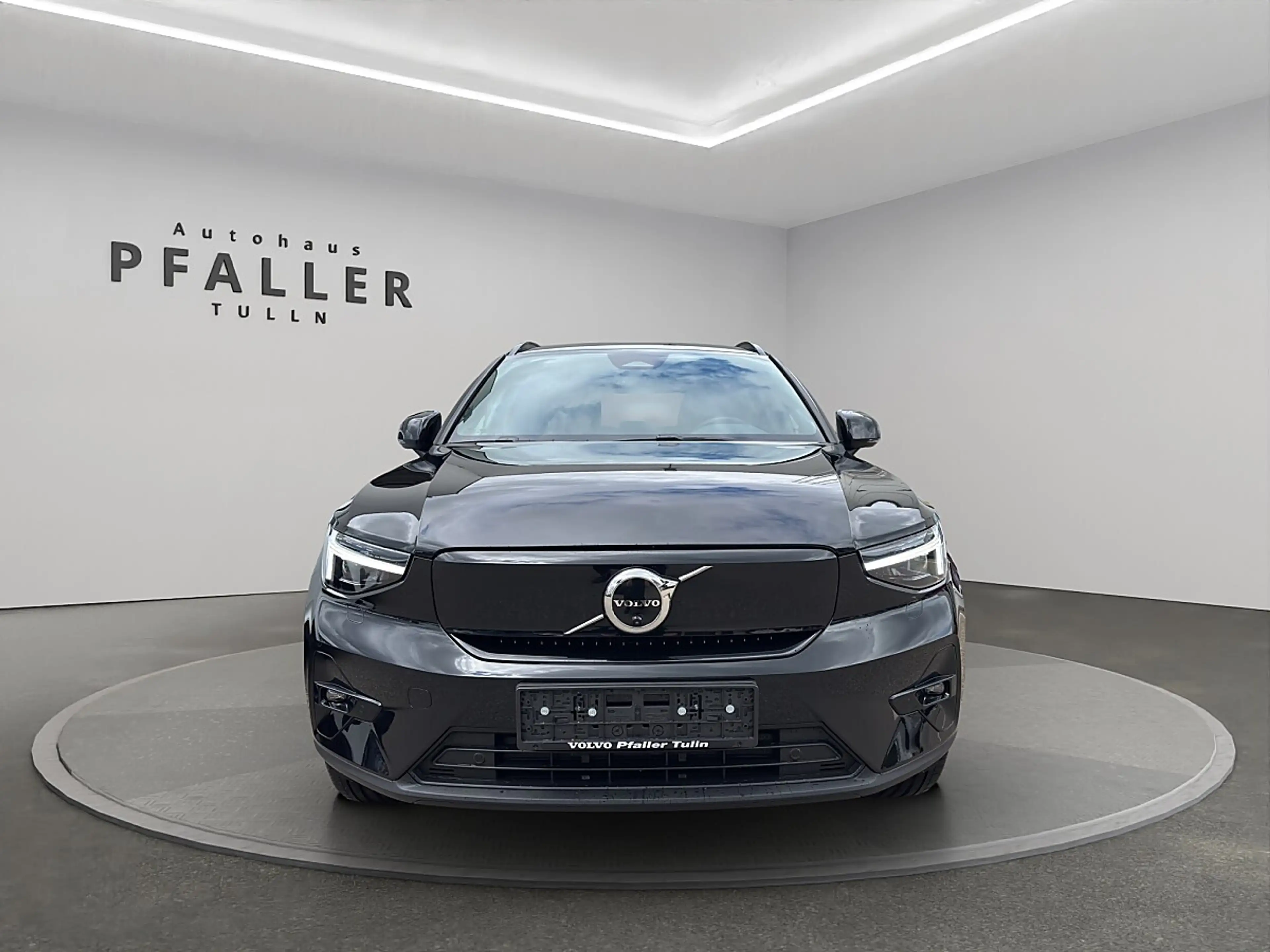 Volvo EX40 Single Motor Extended Range 82kWh Ultra — photo 8