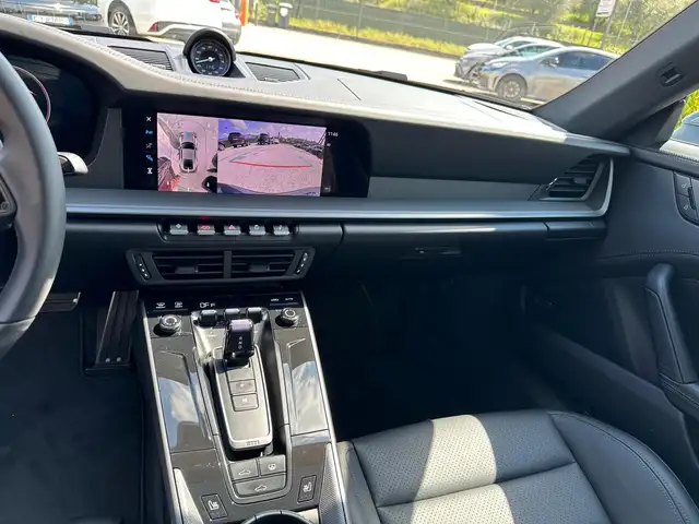 Porsche 911 view 13