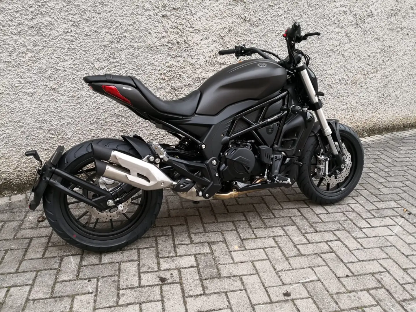 Benelli 502C Abs Negru - 2
