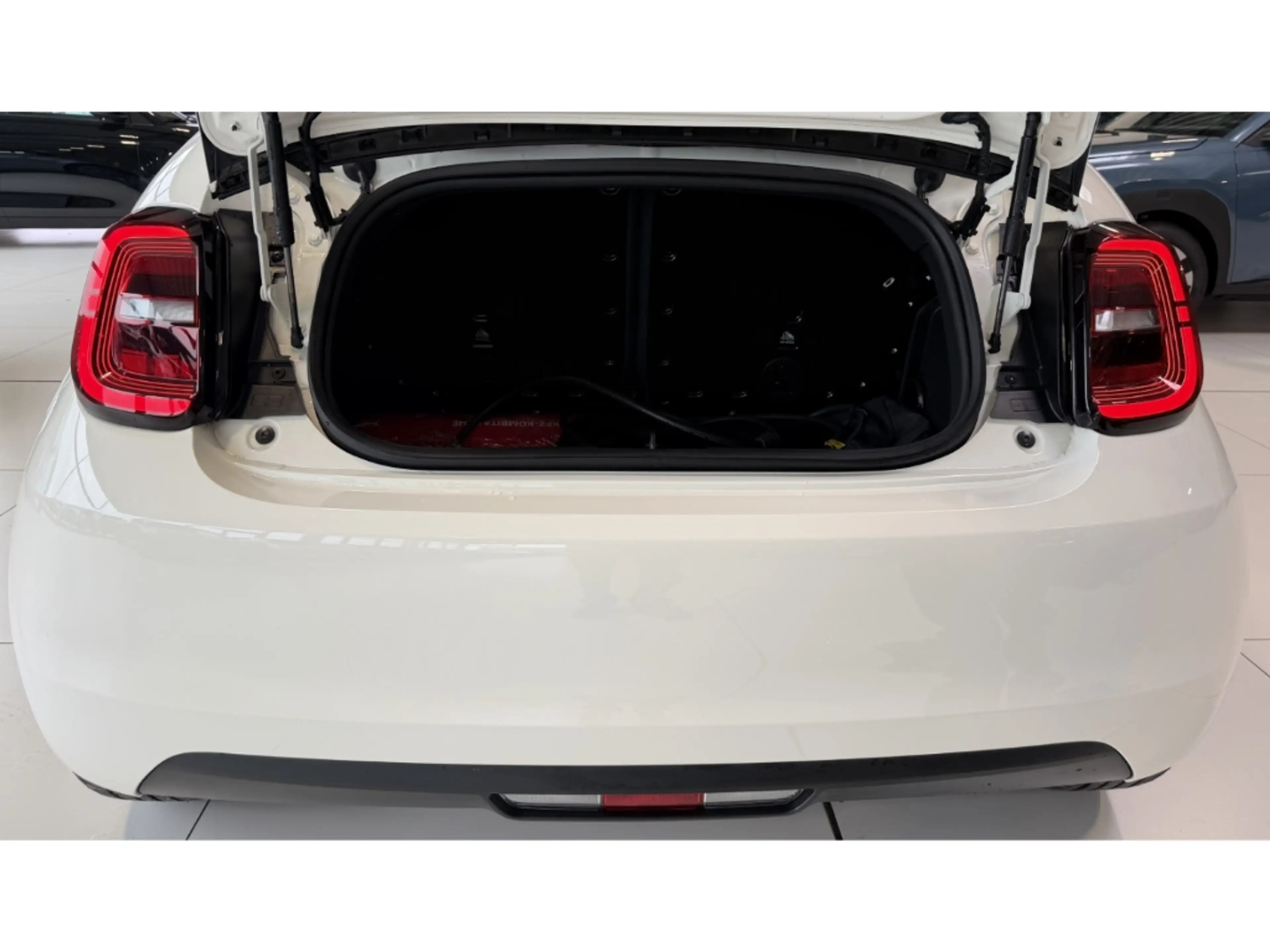 Fiat 500 e Icon *Sitzheizung *Apple Car Play *Tempomat — photo 12