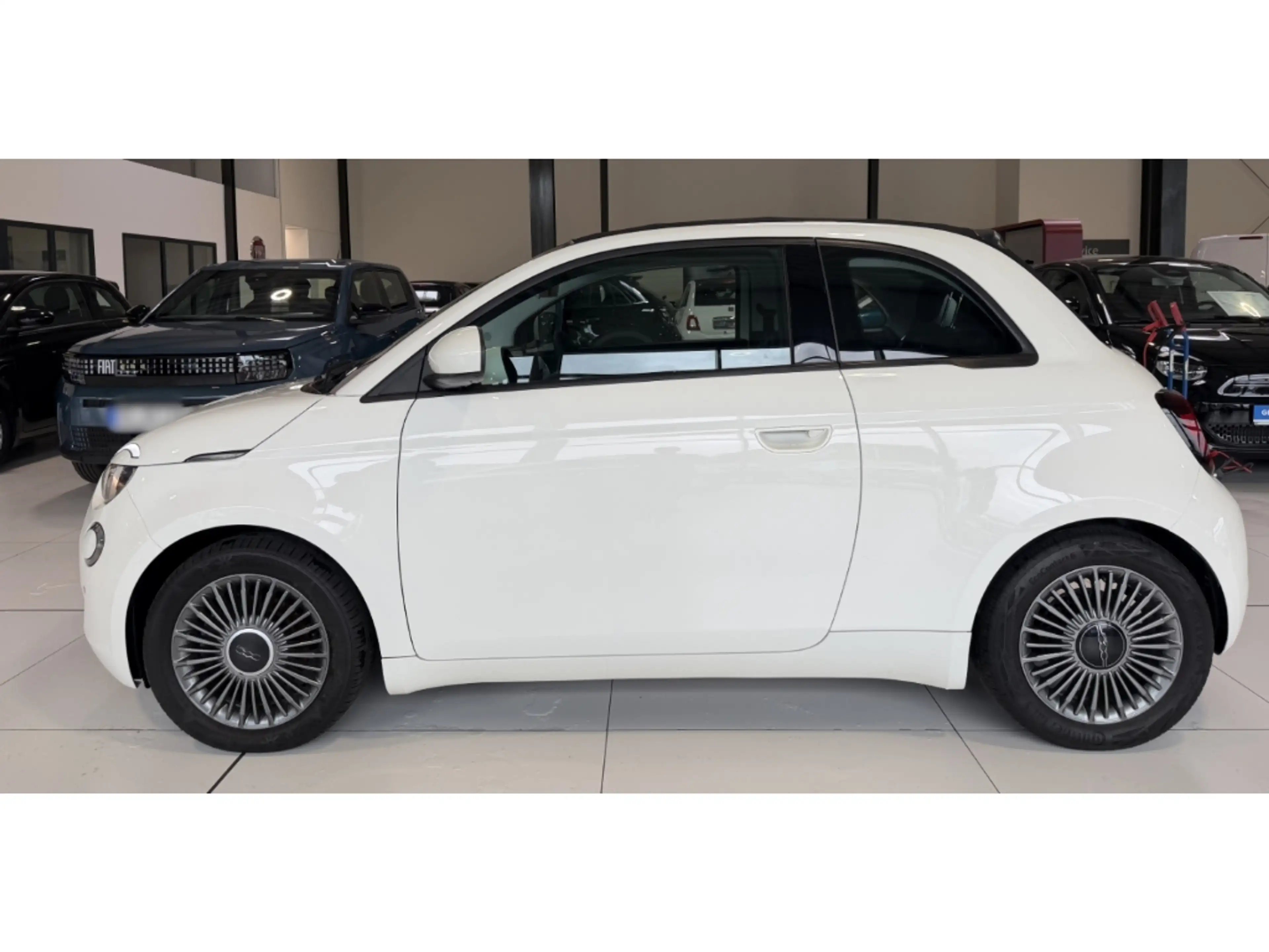 Fiat 500 e Icon *Sitzheizung *Apple Car Play *Tempomat — photo 4