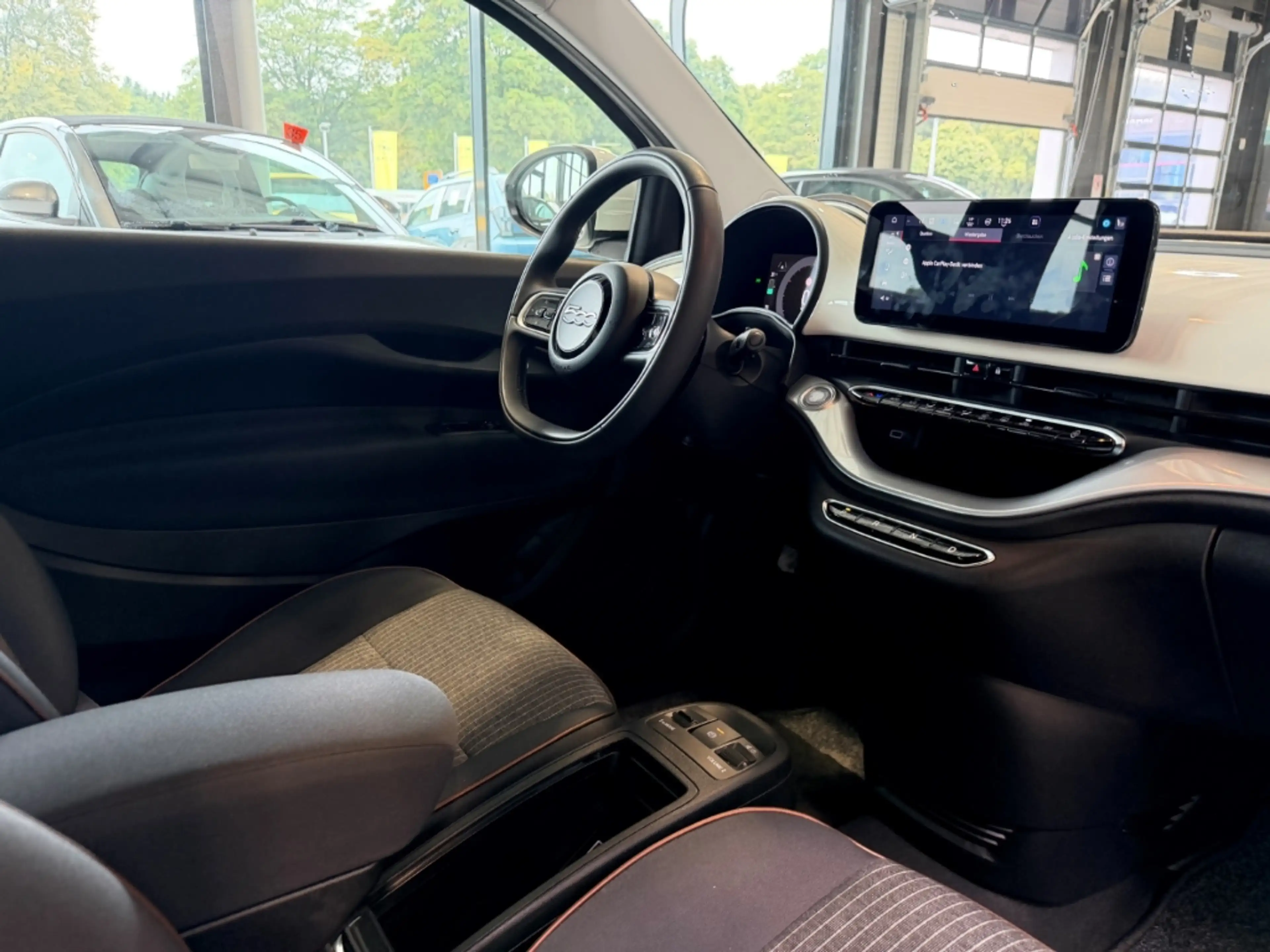 Fiat 500 e Icon *Sitzheizung *Apple Car Play *Tempomat — photo 11