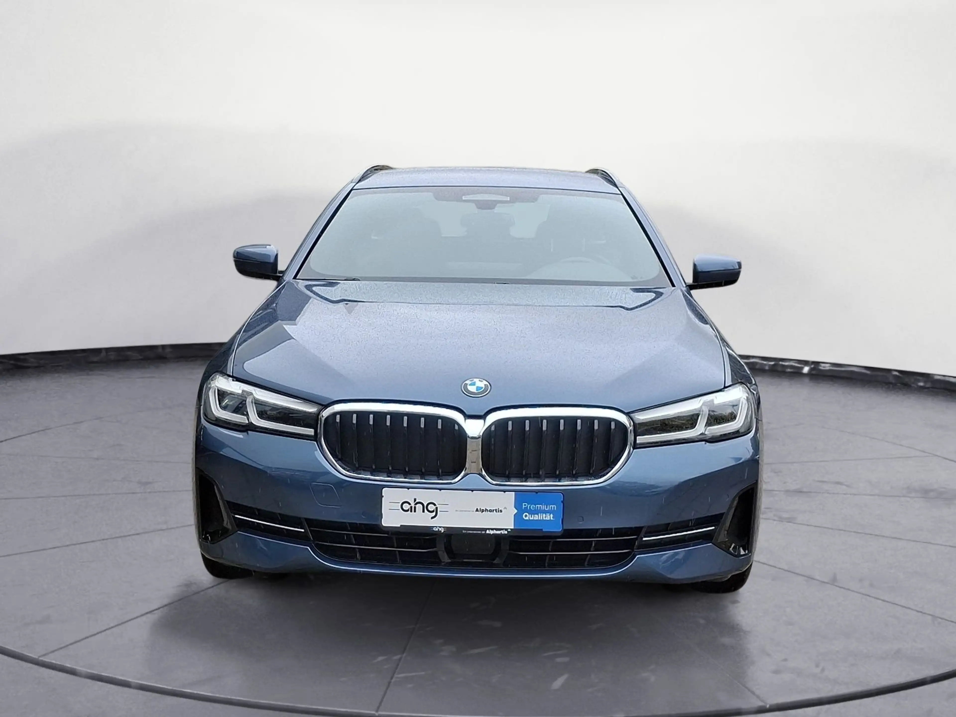 BMW 520 d xDrive Touring AHK Standheizung EDC Driving — photo 10