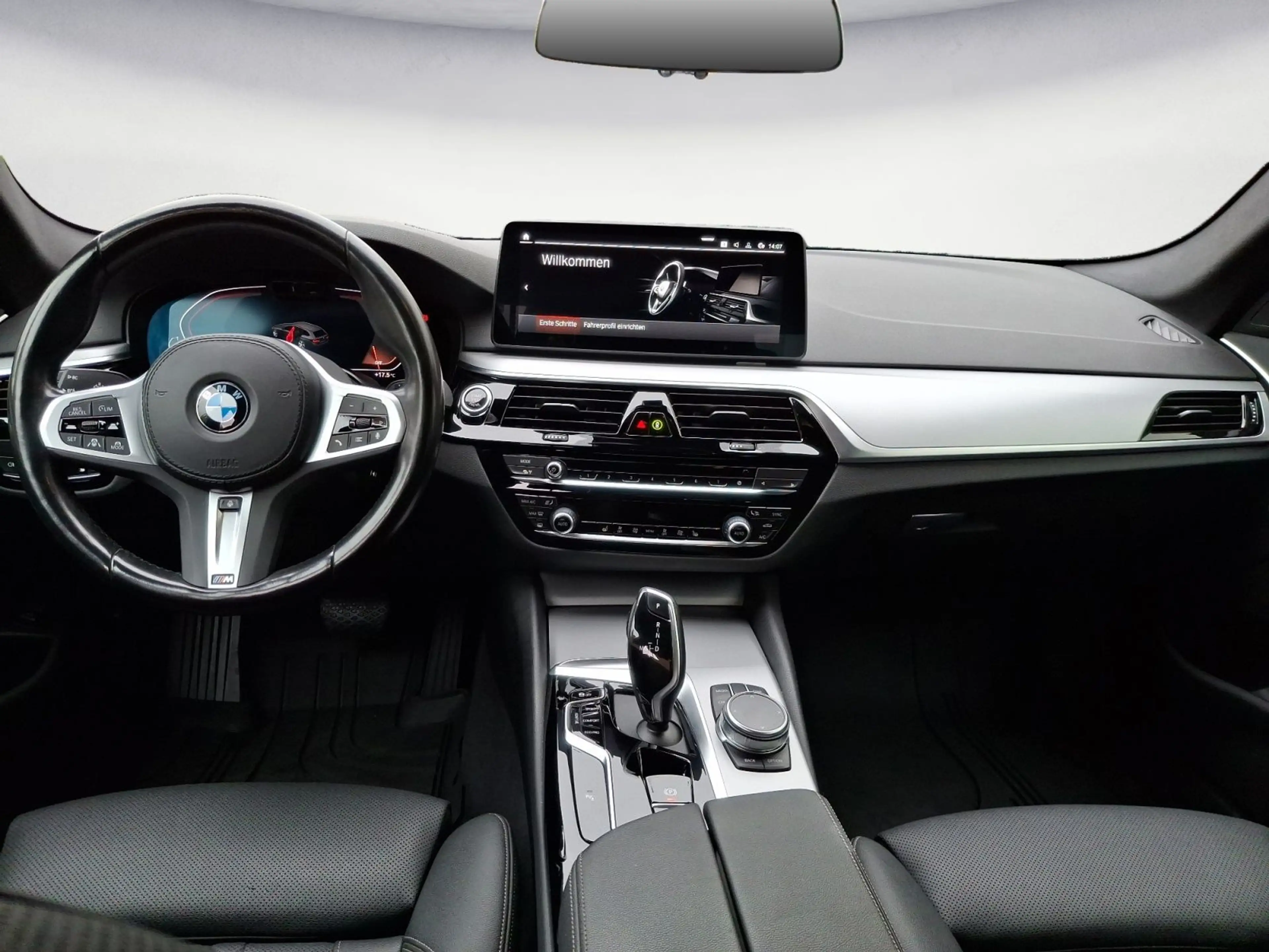 BMW 520 d xDrive Touring AHK Standheizung EDC Driving — photo 14