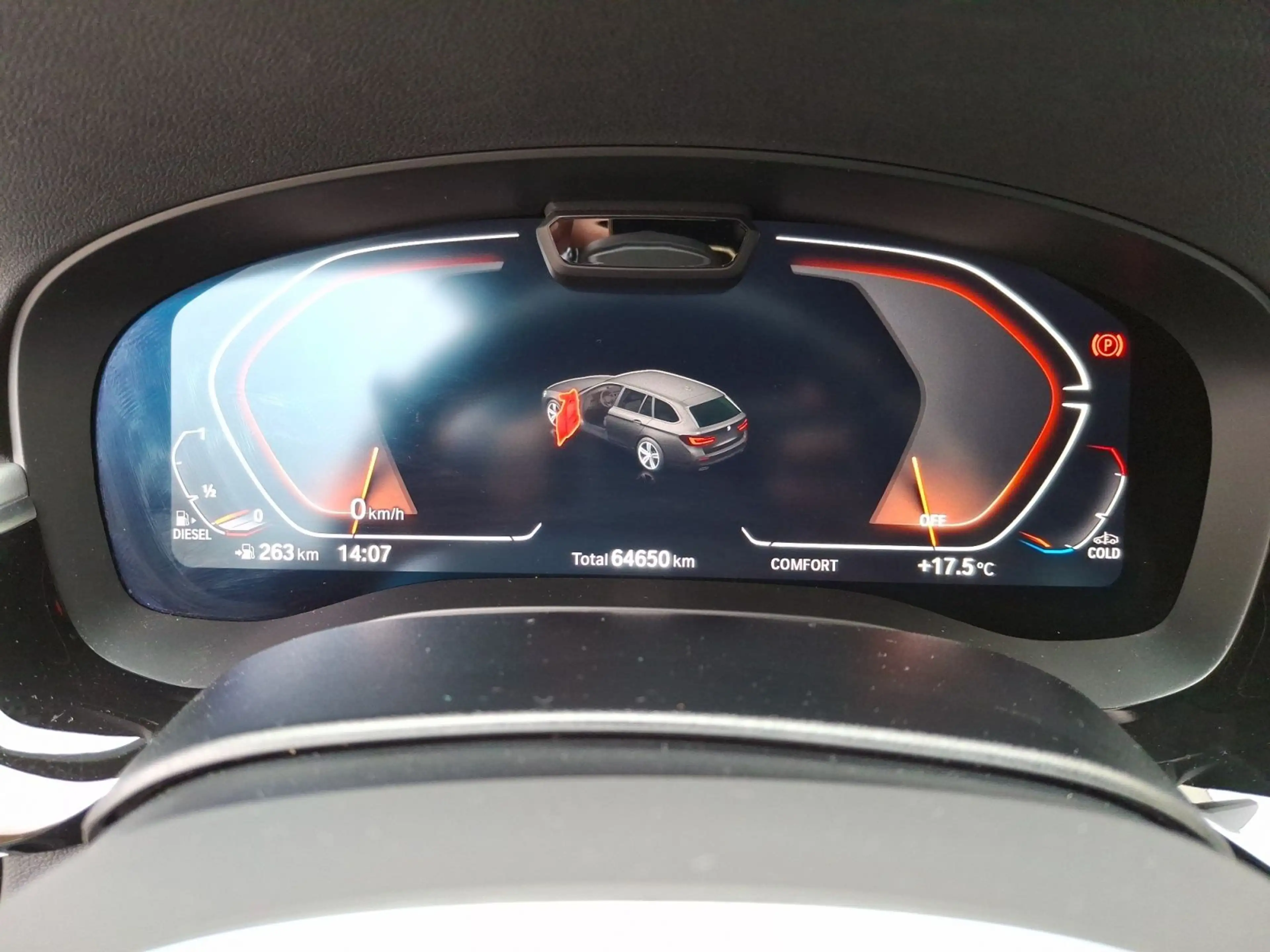 BMW 520 d xDrive Touring AHK Standheizung EDC Driving — photo 13