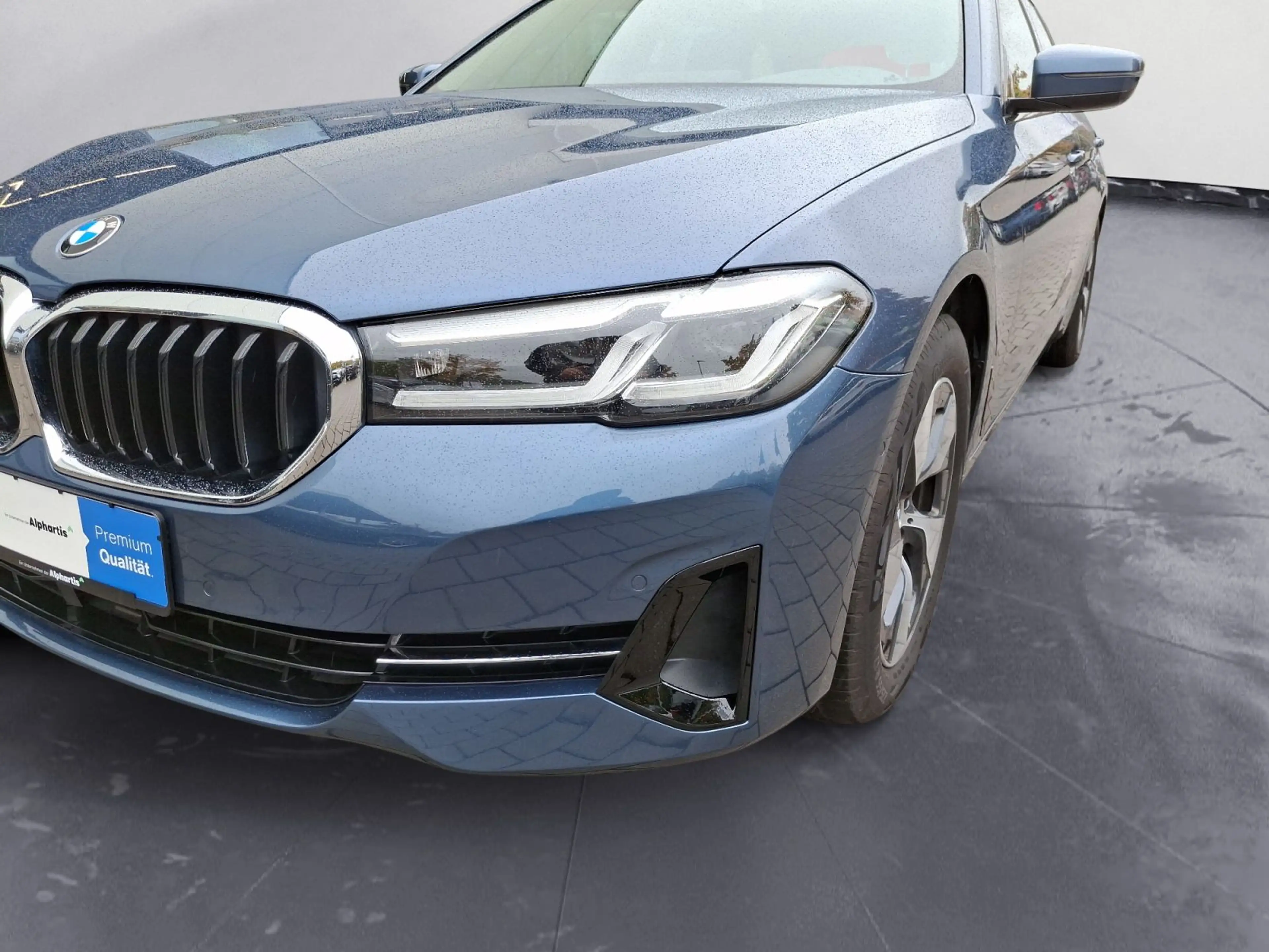 BMW 520 d xDrive Touring AHK Standheizung EDC Driving — photo 11