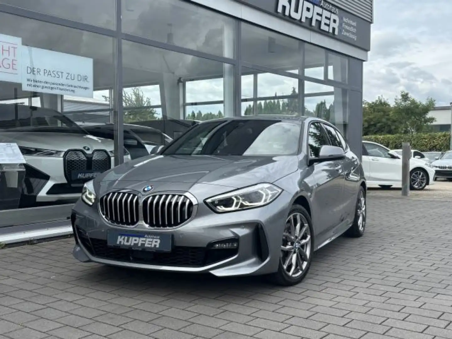 BMW 120 d xDrive M Sportpak Aut*gr.Navi*Cam-18 Grau - 1