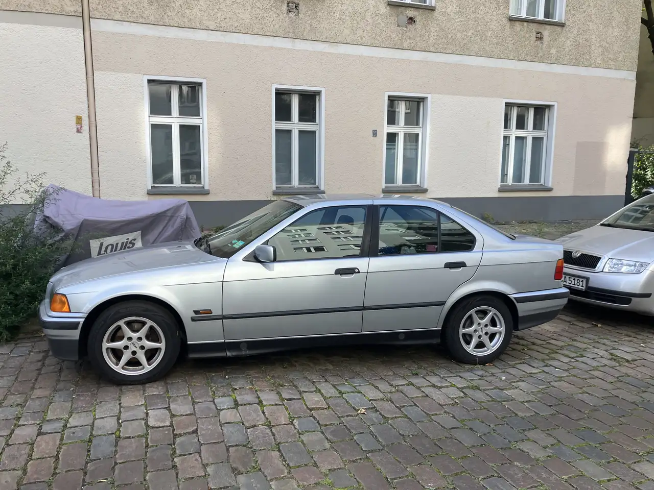 BMW 316i, foto 2