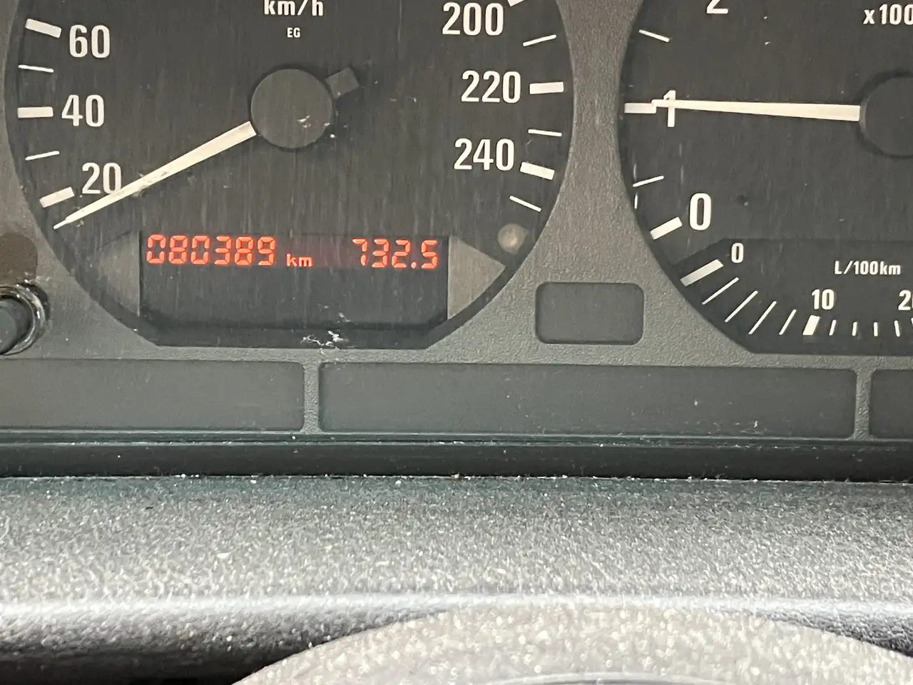 BMW 316i, foto 6
