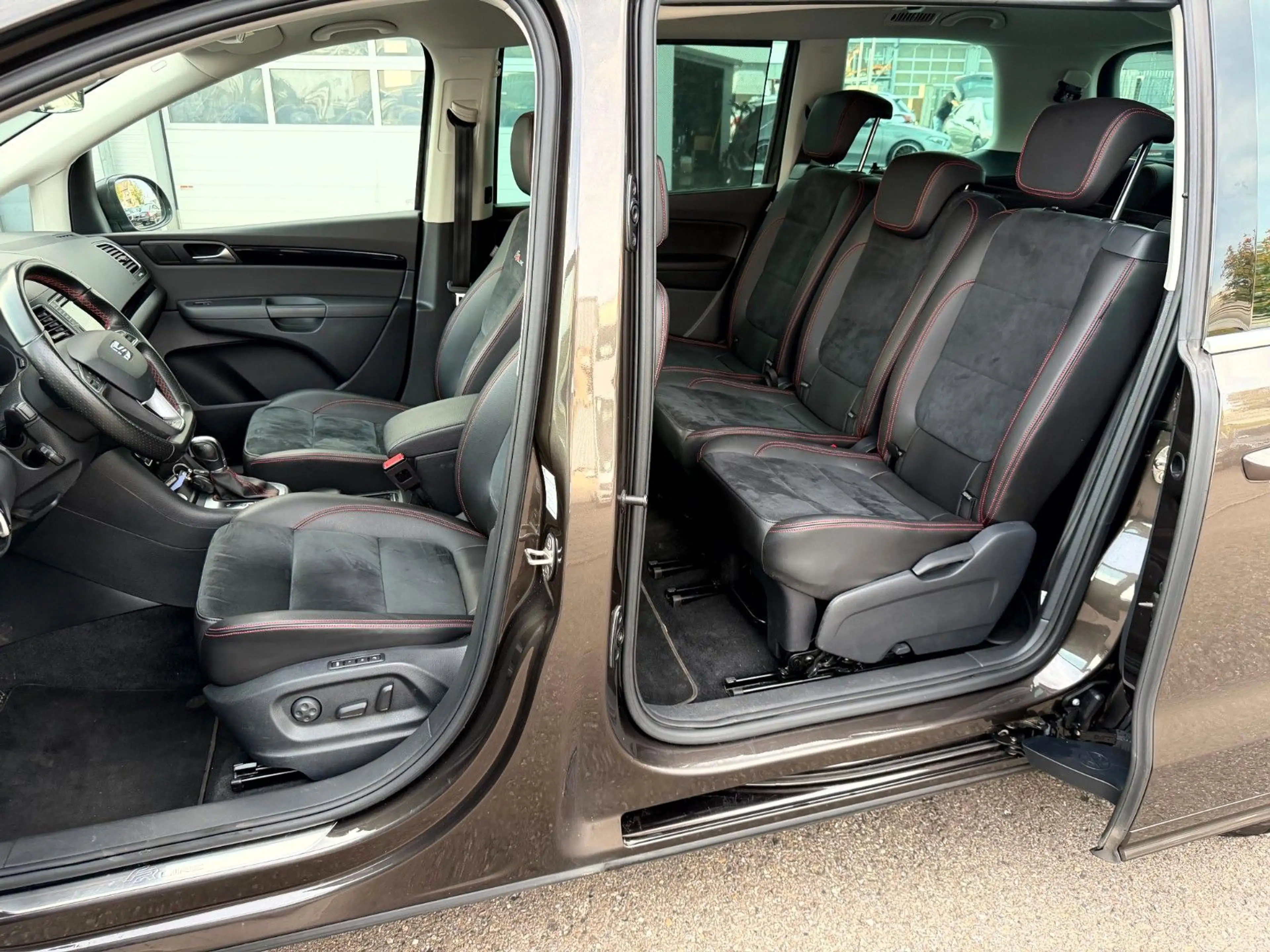 SEAT Alhambra 2.0 TDI FR-Line 4Drive DSG StandHz_7Sit — photo 10