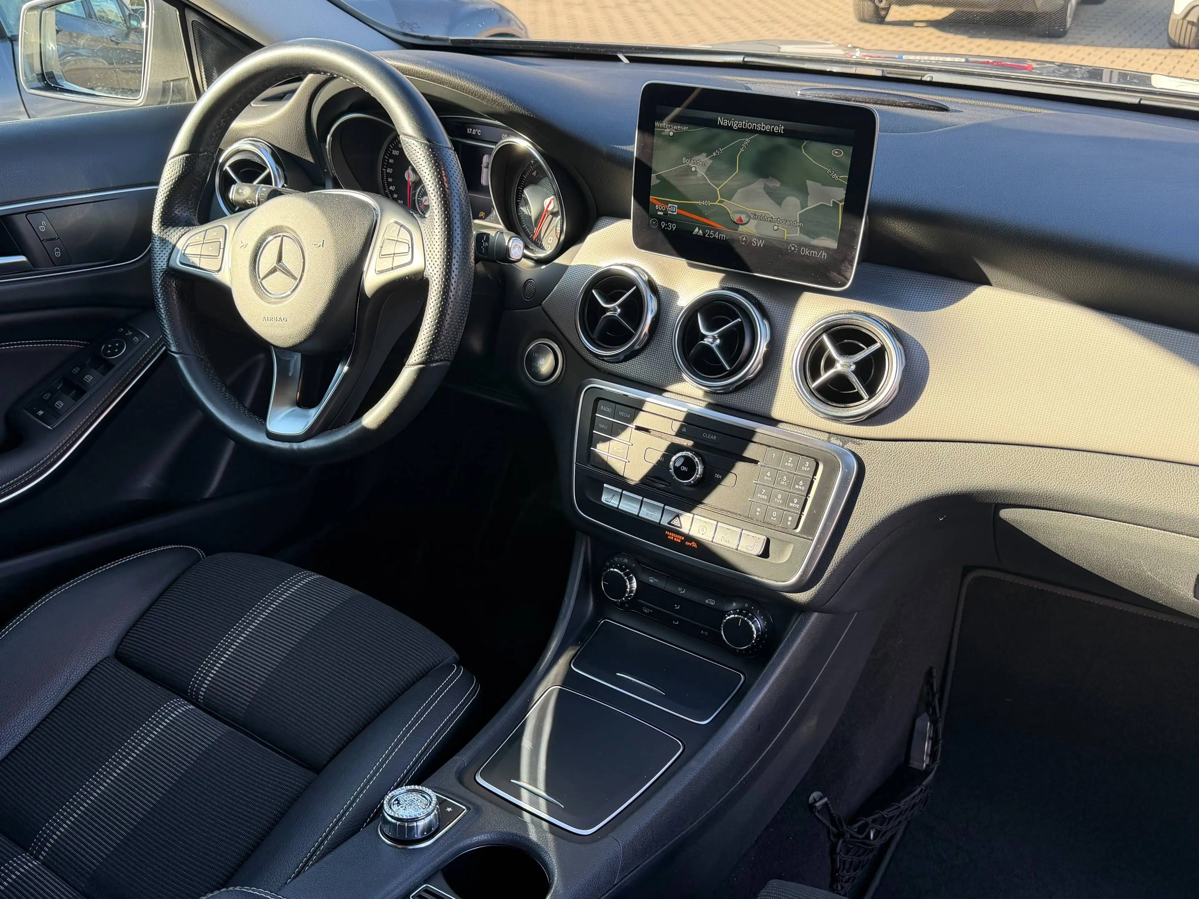 Mercedes-Benz GLA 200 GLA 200/Automatik/R-Kamera/T.Leder/2.Ha/Eu6/AHK — photo 14