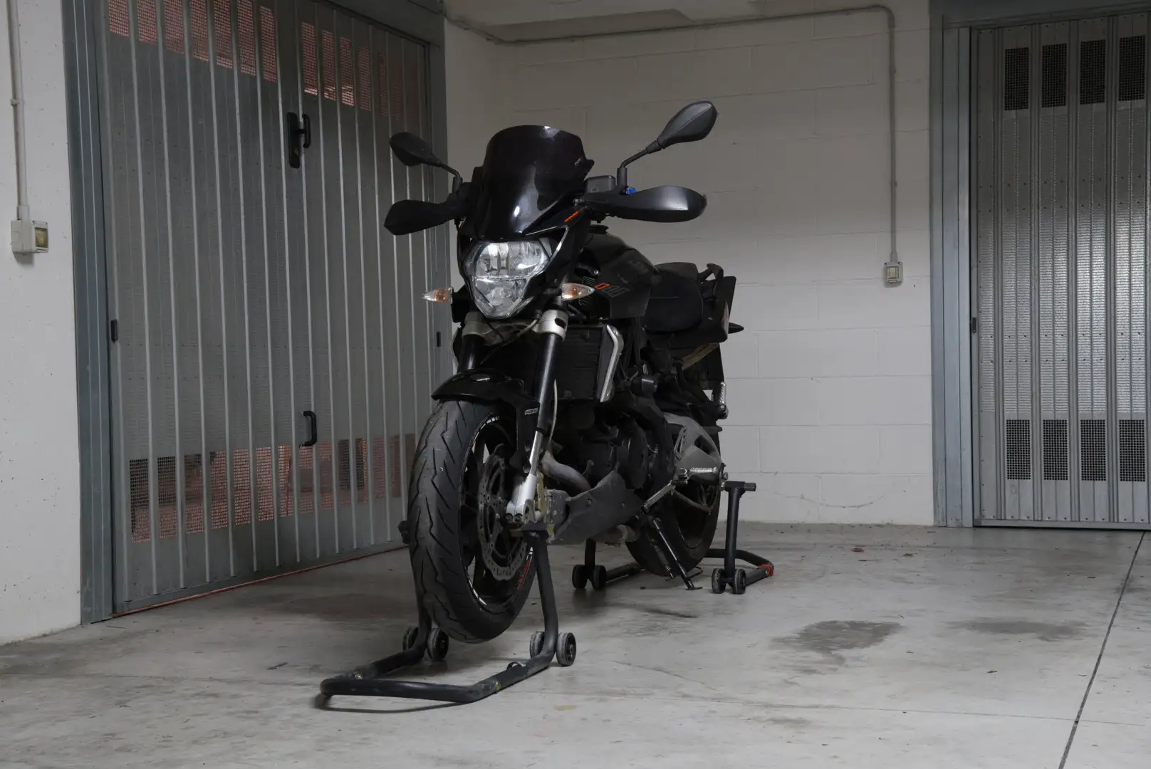 Aprilia Shiver 750 Negro - 2