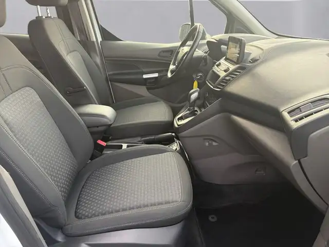 Ford Transit Connect view 14