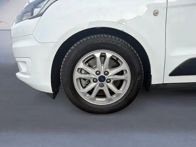 Ford Transit Connect view 9