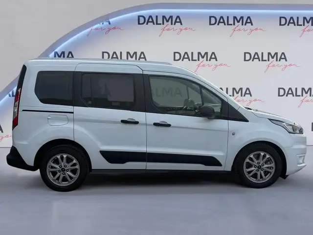 Ford Transit Connect view 6