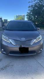 5dr  7-Pass AWD Limited