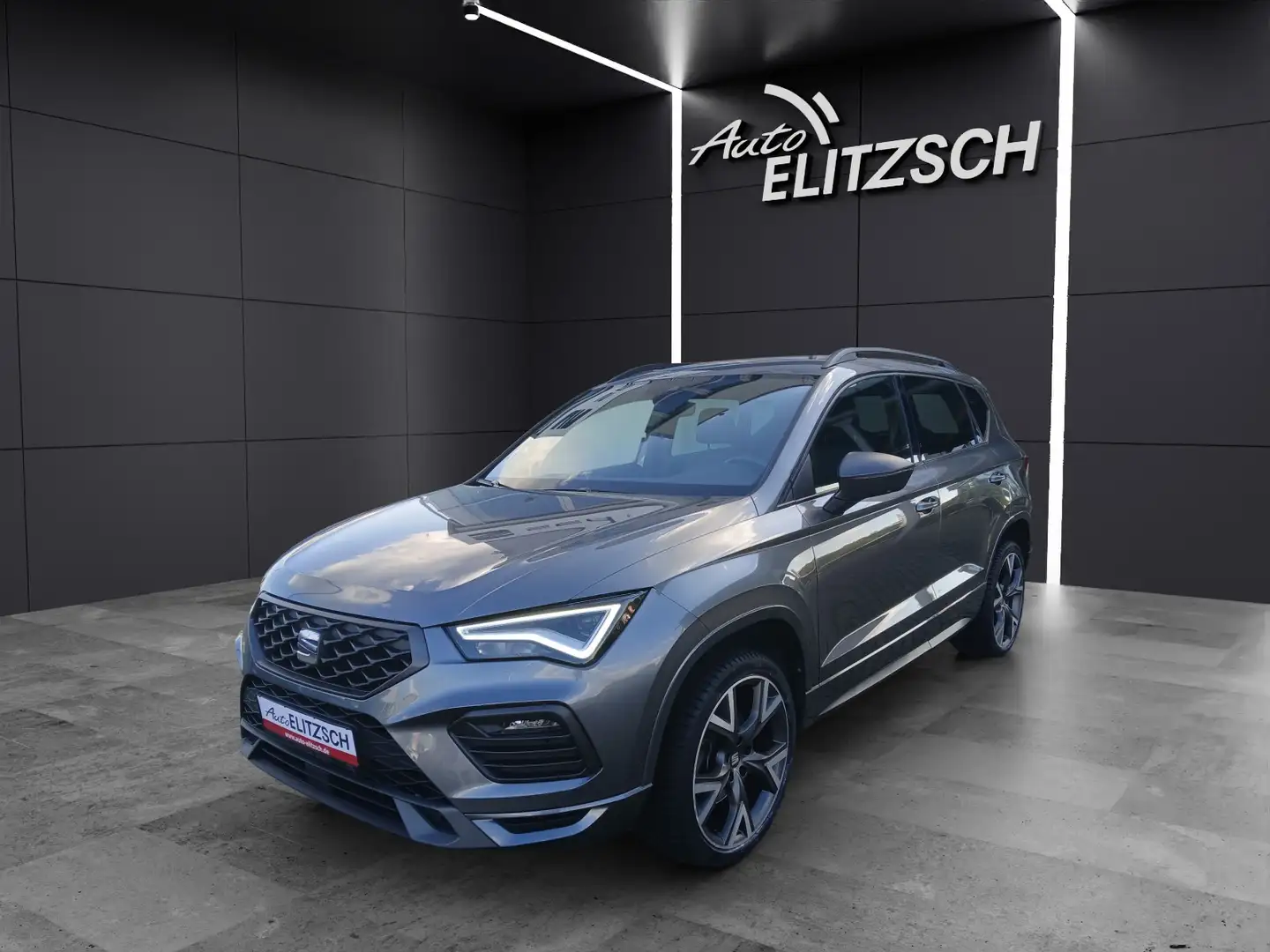 SEAT Ateca TSI FR-Line DSG LED AHK Navi AID ACC RFK SH Grau - 2