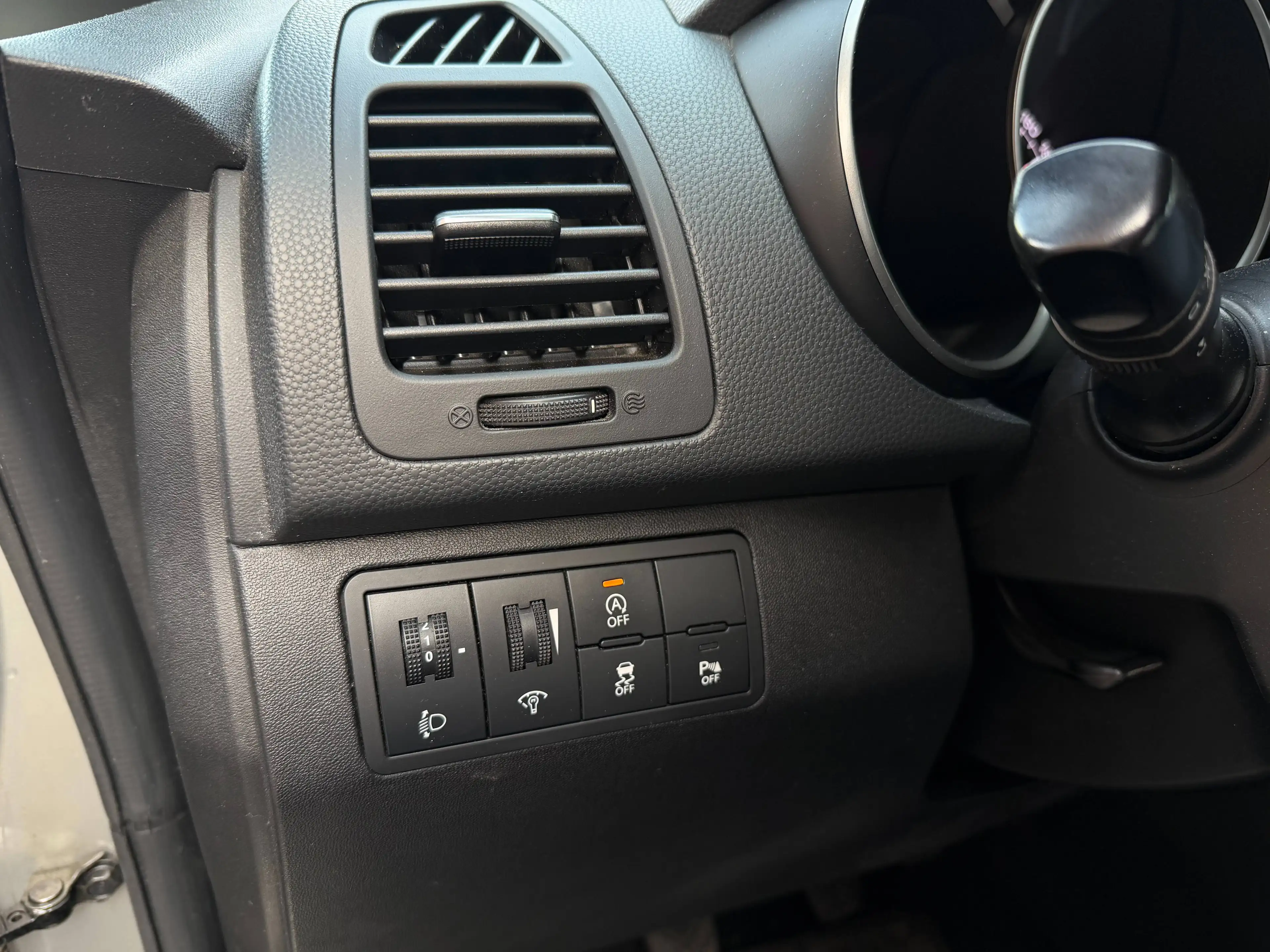 Kia Venga 1.4i-GPS-CAMERA-JANTES + CARNET COMPLET ! — photo 15