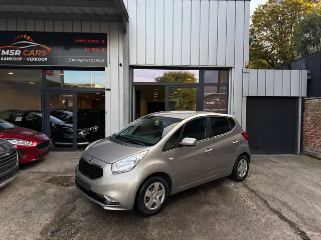 Kia Venga 1.4i-GPS-CAMERA-JANTES + CARNET COMPLET !