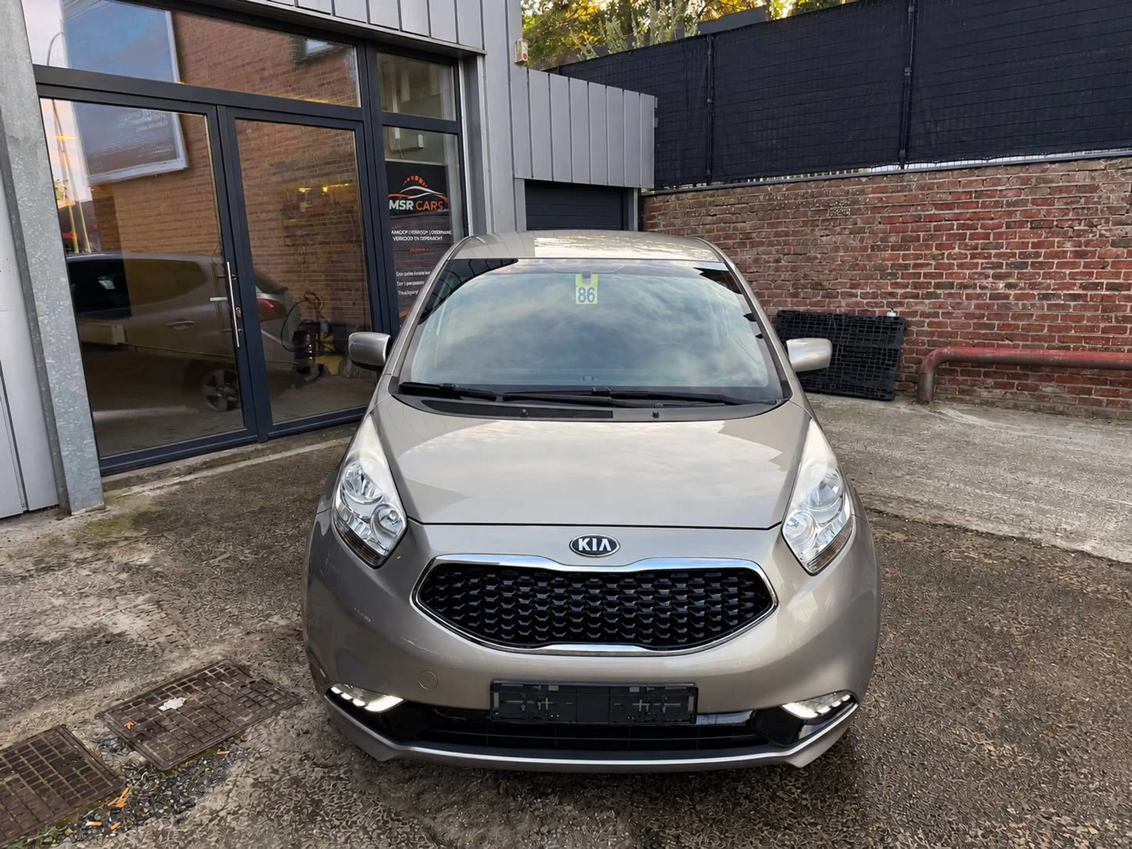 Kia Venga 1.4i-GPS-CAMERA-JANTES + CARNET COMPLET ! — photo 2