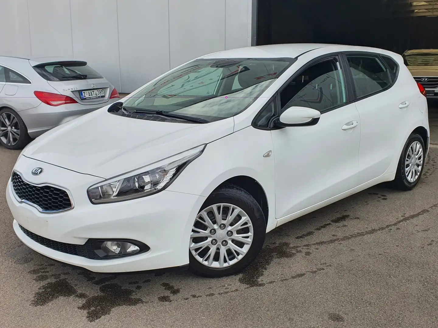 Kia Ceed / cee'd Cee'D 1.4 CRDi °CLIM° EURO5B Blanc - 1