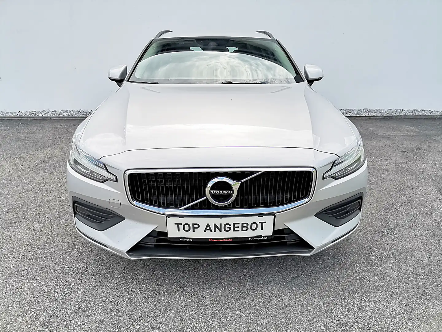 Volvo V60 D3 Momentum Core "AHV" Silber - 2