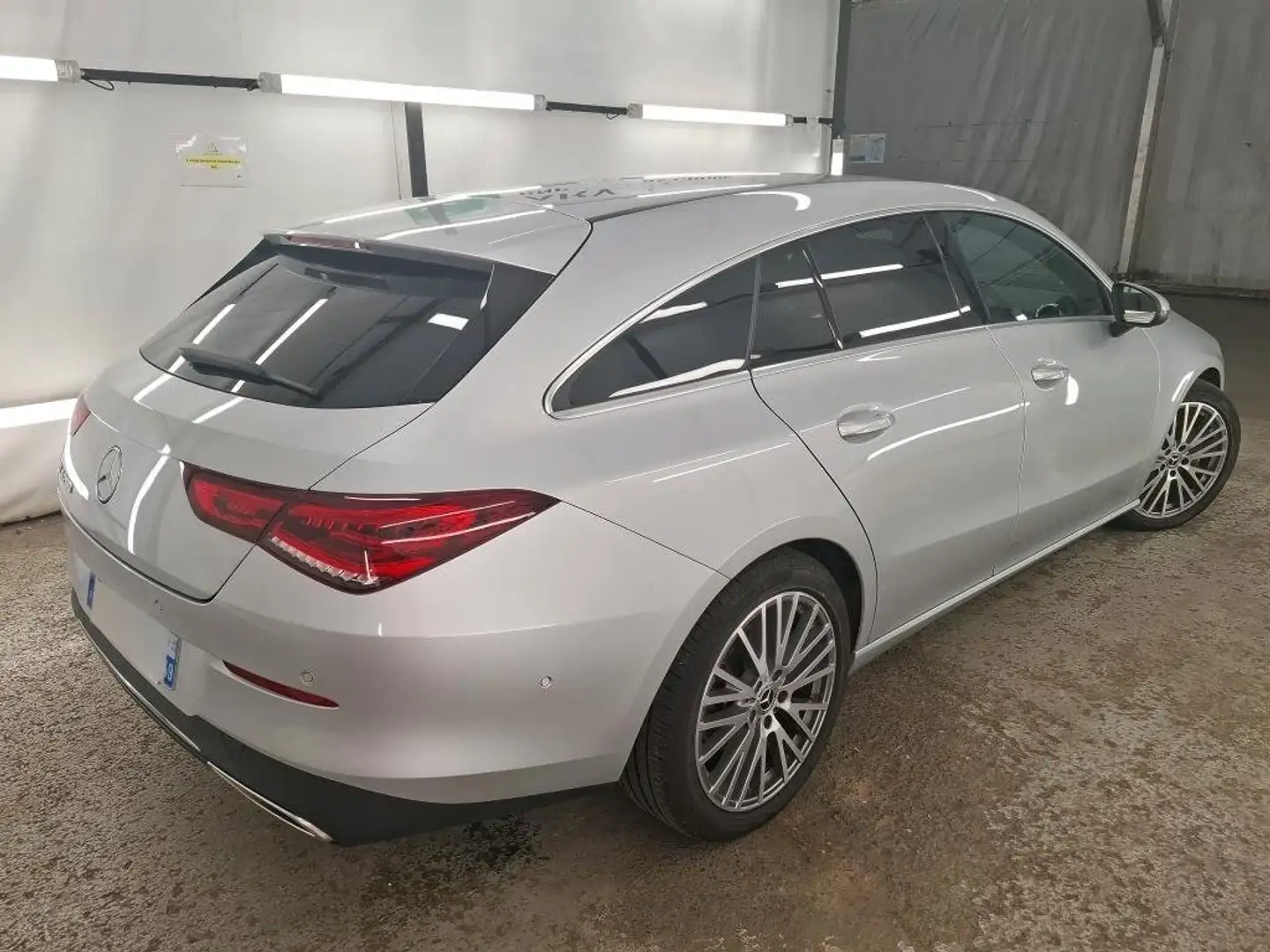 Mercedes-Benz CLA 200 Shooting Brake - 2